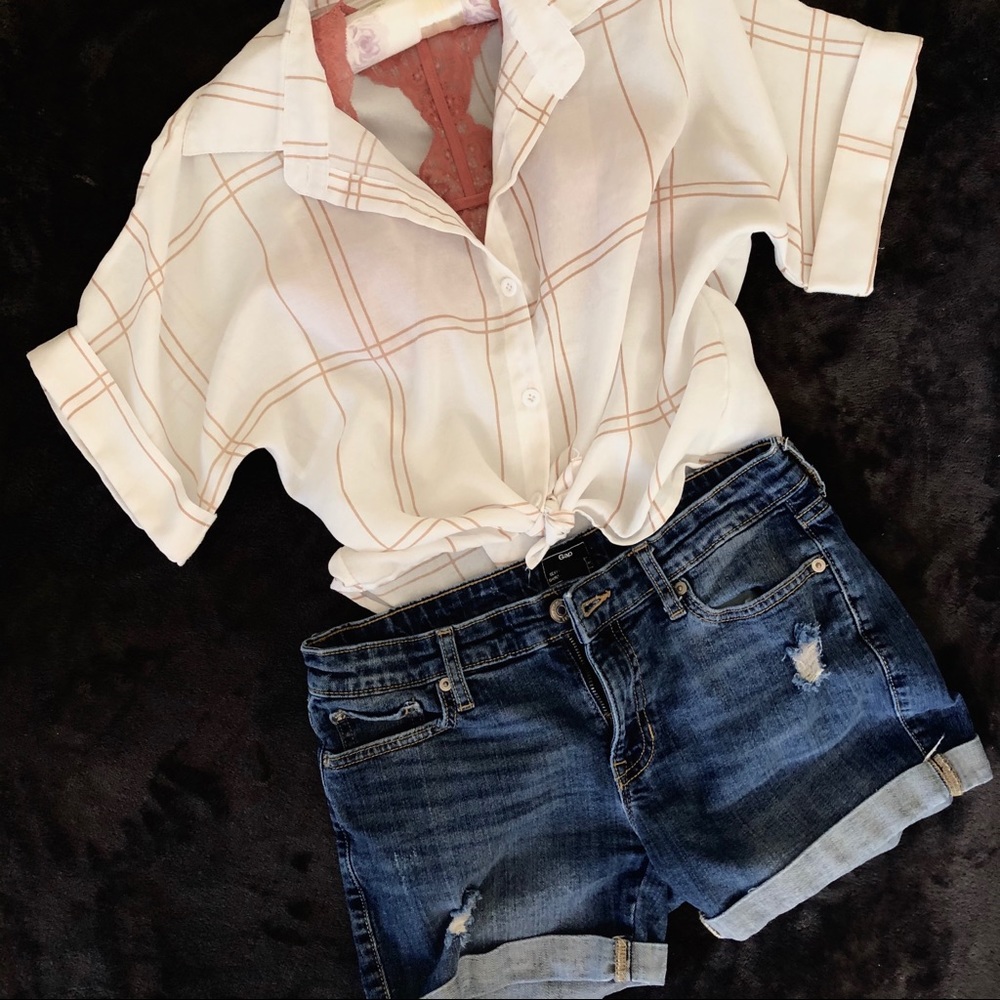 Gap sexy boyfriend jean shorts - Picture 2 of 11